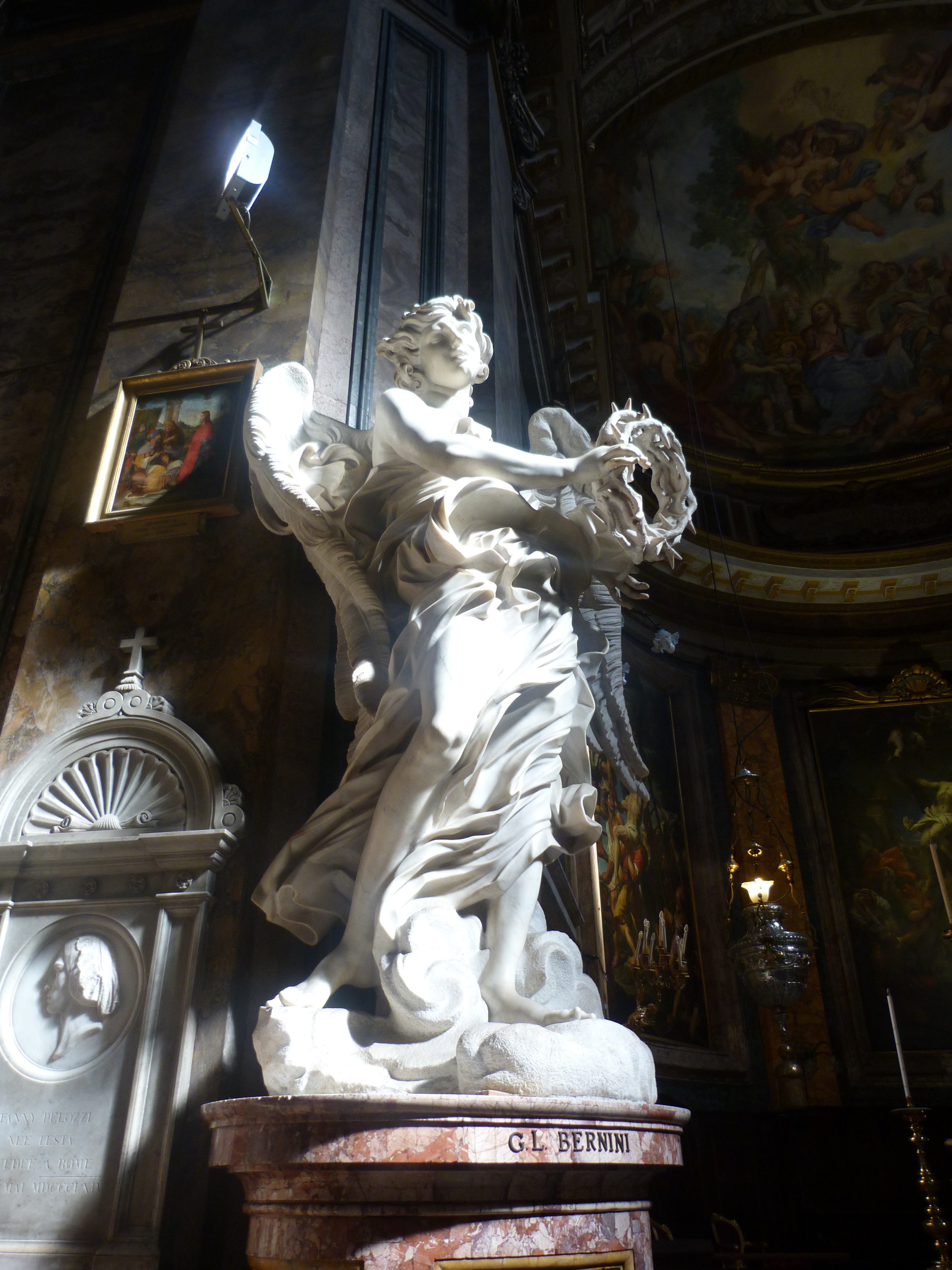 Angelo con corona di spine roma point of view