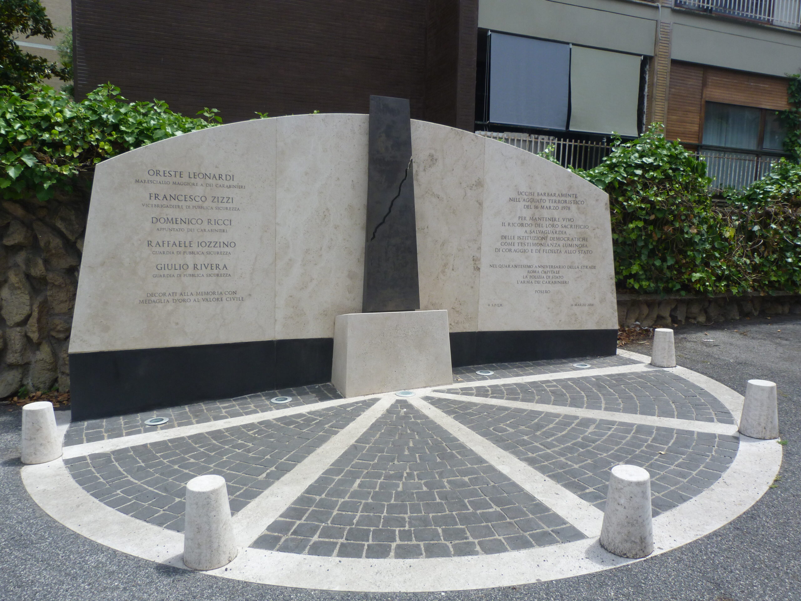 Monumento ai caduti di via Mario Fani
